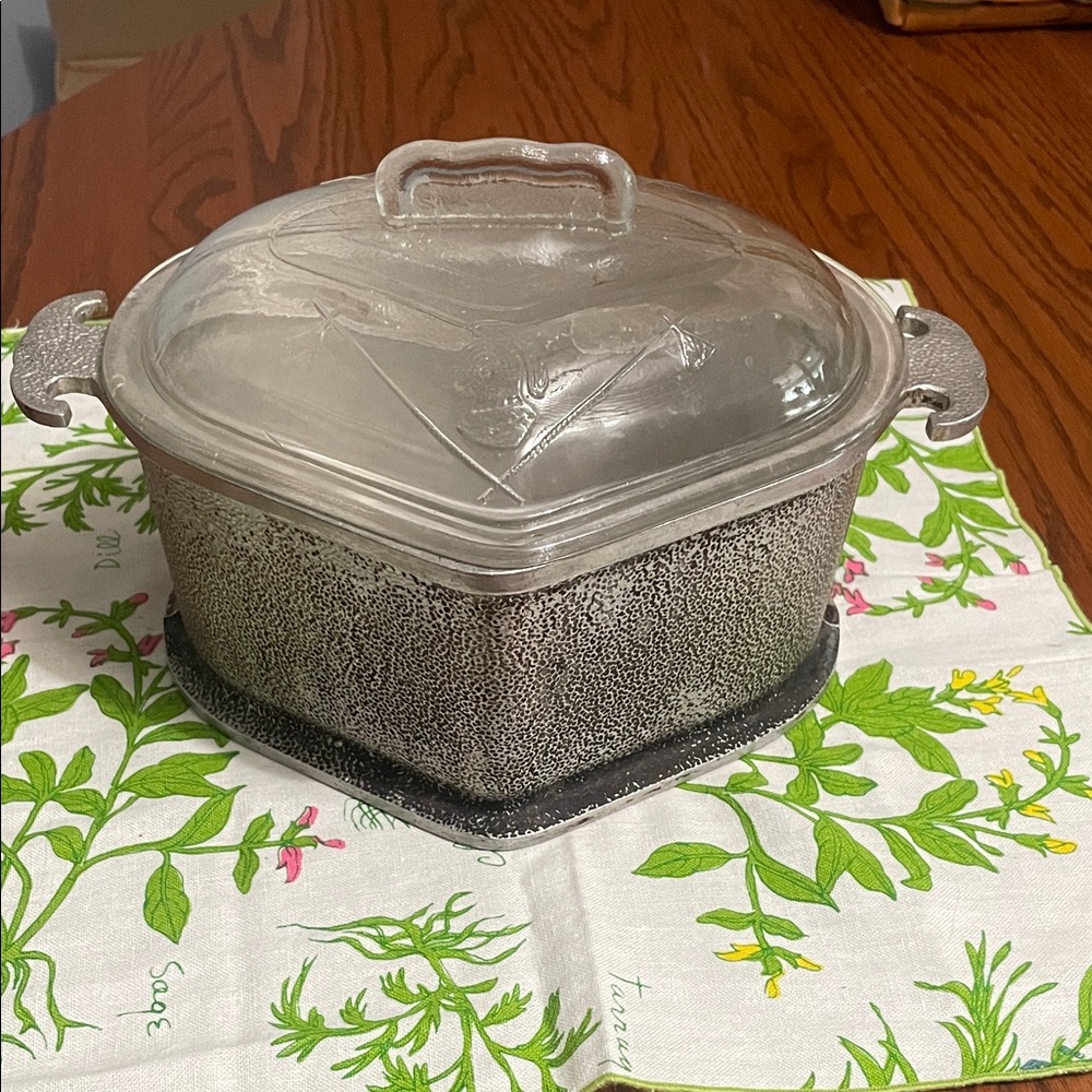 Guardian Service aluminum Heart-Shaped Glass Lid Serving Casserole